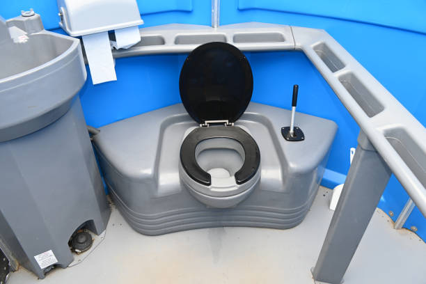 Best Porta potty delivery and setup  in Queens Gate, PA